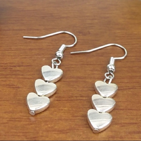 HP🎉LAST ONE! Heart drop earrings - Picture 2 of 3